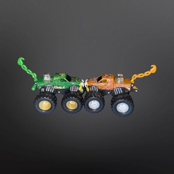 Hot Wheels Battle Beast Push Down Chomping Action Monster Trucks 1:64 Scale A27 - Picture 14 of 16